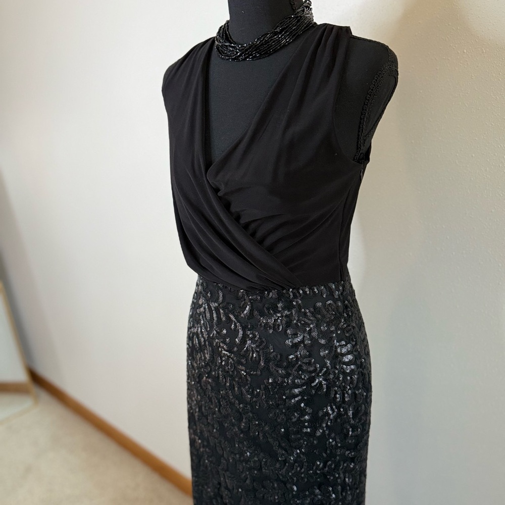 Aidan Mattox Black Sequin Evening Gown Sleeveless Formal Dress 2 Gala